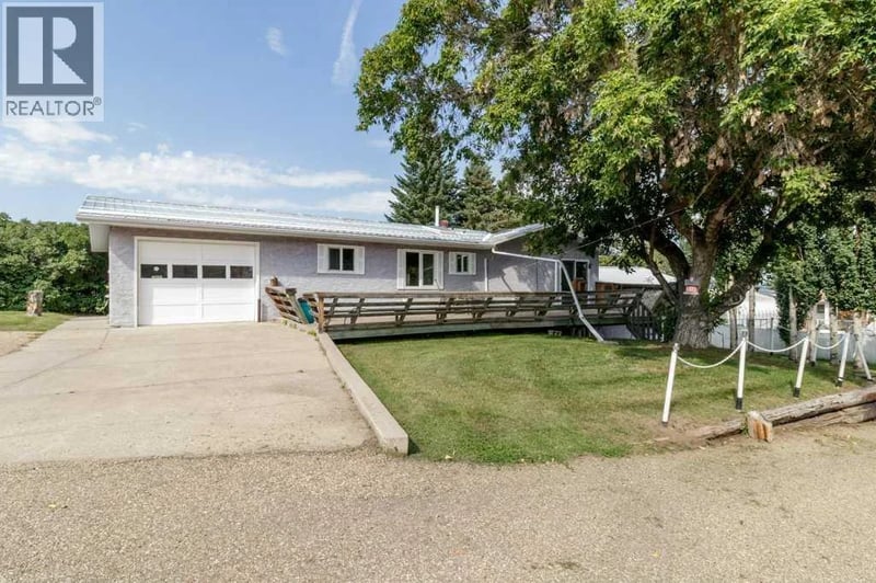 2213 26 Avenue, Delburne, Alberta, T0M0V0, Delburne, Alberta — photo 1 of 5
