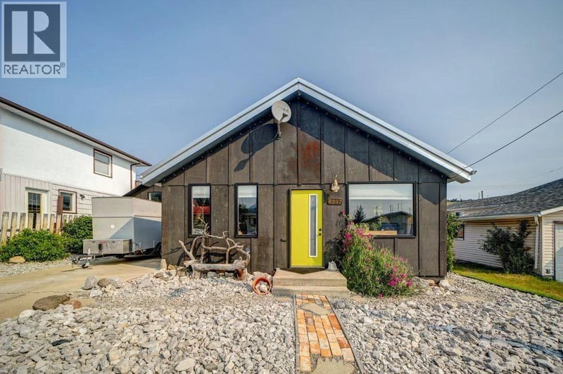 8137 19 Avenue, Coleman, Alberta, T0K0M0, Coleman, Alberta — photo 1 of 5