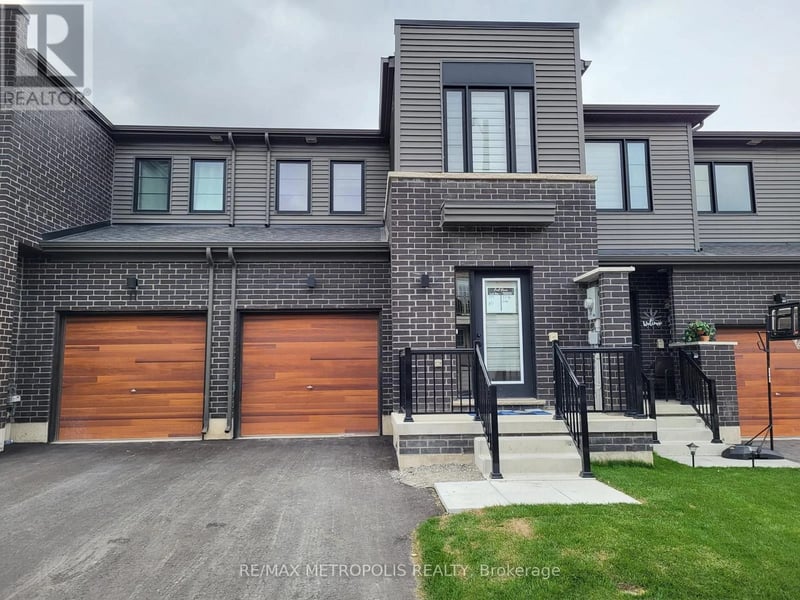 13 Hay Lane, Barrie, Ontario, L9J0V5, Barrie, Ontario — photo 1 of 5