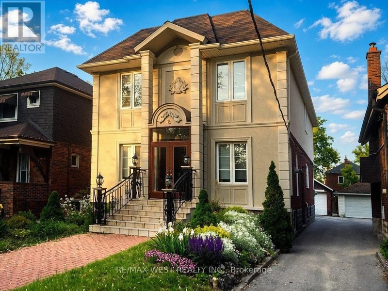 15 Wendover Road, Toronto (Kingsway South), Ontario, M8X2L1, Toronto (Kingsway South), Ontario — photo 1 of 5