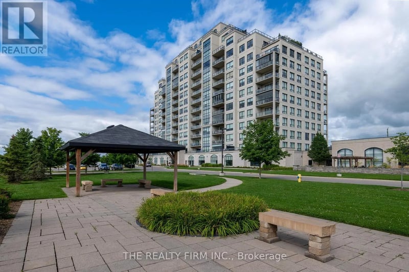 #701 260 Villagewalk Boulevard, London North (North R), Ontario, N6G0W6, London North (North R), Ontario — photo 1 of 5