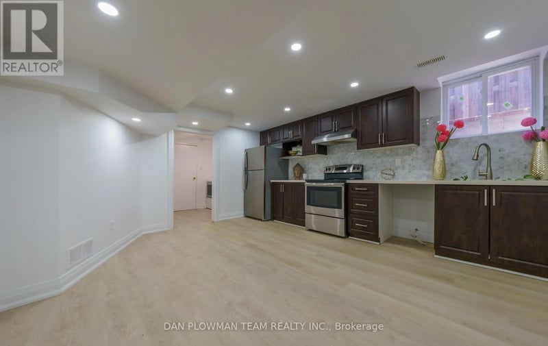 10 Pardon Avenue, Whitby (Williamsburg), Ontario, L1P1V1, Whitby (Williamsburg), Ontario — photo 1 of 5