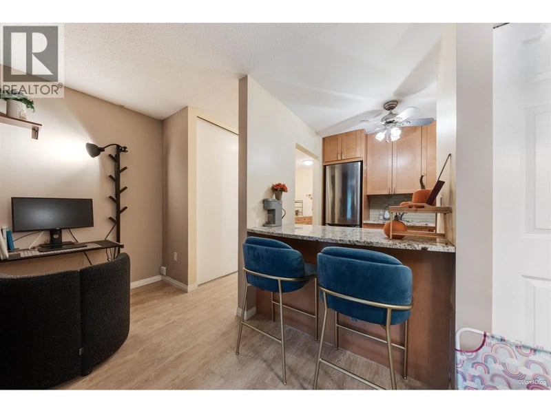 #210 1545 2ND Avenue, Vancouver, British Columbia, V5N1C8, Vancouver, British Columbia — photo 1 of 5