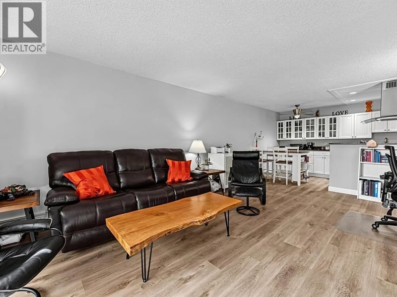 #102 410 AGNES Street, New Westminster, British Columbia, V3L1G1, New Westminster, British Columbia — photo 1 of 5
