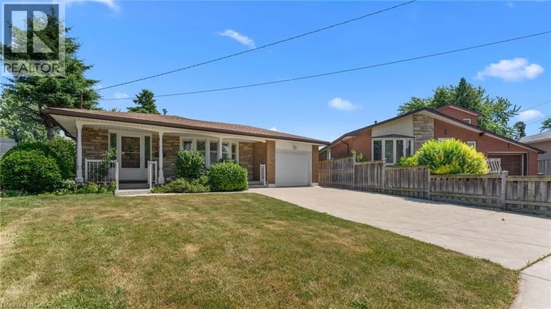 84 TYRONE Drive, Hamilton, Ontario, L9C2M7, Hamilton, Ontario — photo 1 of 5