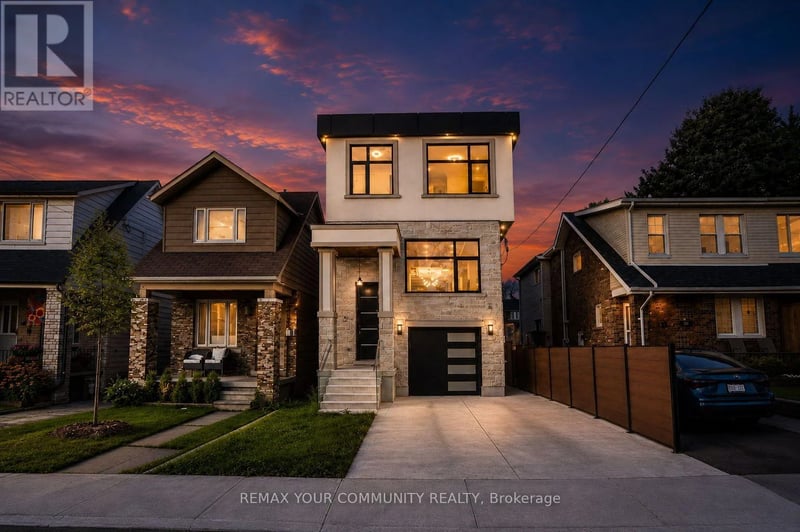 49 Wayland Avenue, Toronto (East End-Danforth), Ontario, M4E3C8, Toronto (East End-Danforth), Ontario — photo 1 of 5
