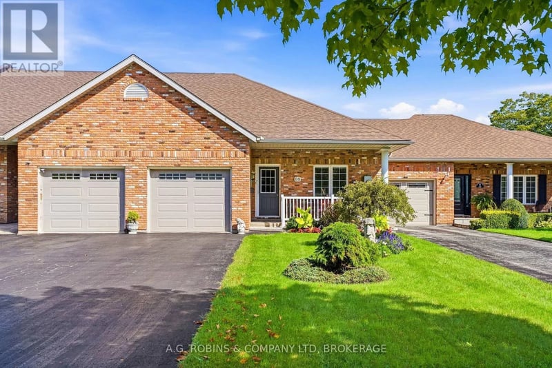 98 Maple Street, Port Colborne (Sugarloaf), Ontario, L3K6G7, Port Colborne (Sugarloaf), Ontario — photo 1 of 5