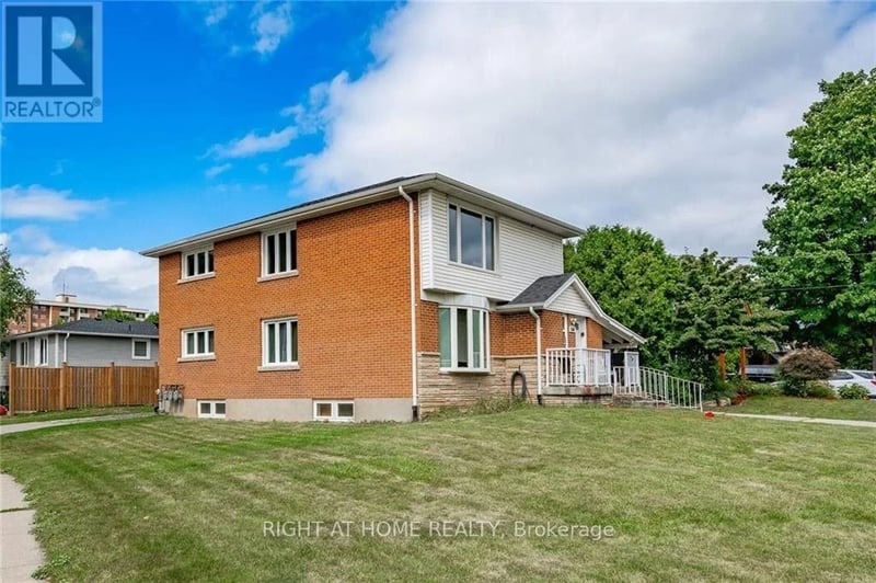 #B 1385 Olga Drive, Burlington (Brant), Ontario, L7S1L1, Burlington (Brant), Ontario — photo 1 of 5