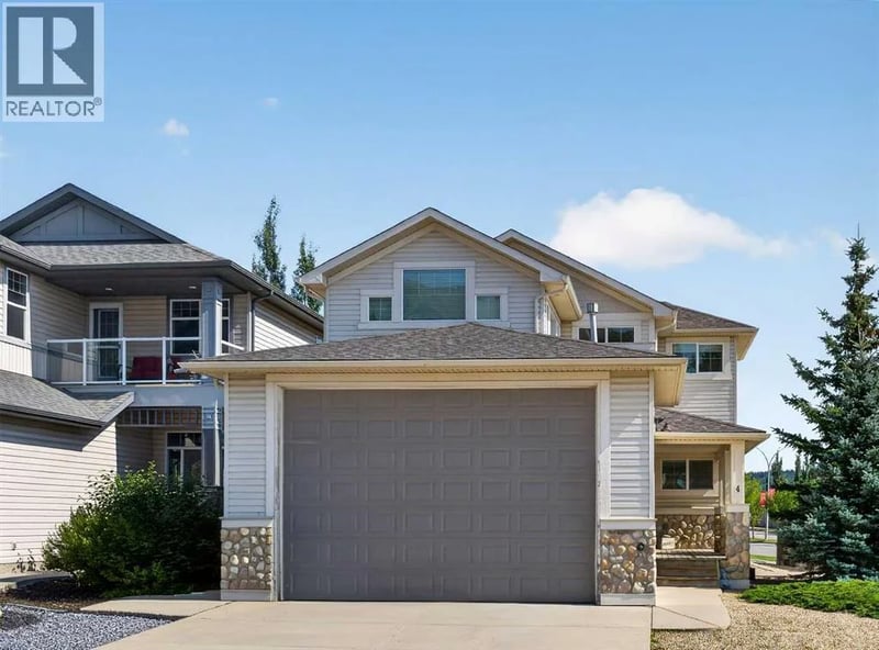 4 Sunset Square, Cochrane, Alberta, T4C0H4, Cochrane, Alberta — photo 1 of 5
