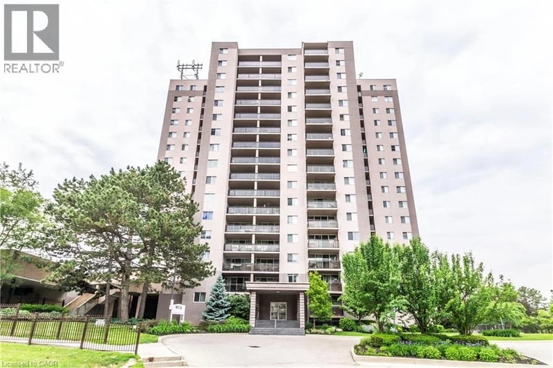 #908 975 WARWICK Court, Burlington, Ontario, L7T3Z7, Burlington, Ontario — photo 1 of 5