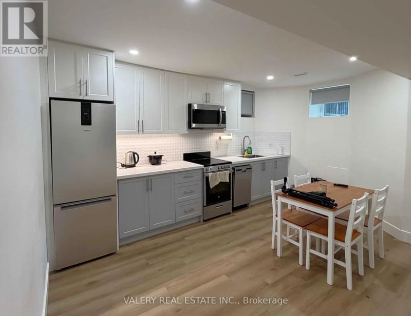 #Lower 1502 Dufferin Street, Toronto (Dovercourt-Wallace Emerson-Junction), Ontario, M6H3L4, Toronto (Dovercourt-Wallace Emerson-Junction), Ontario — photo 1 of 5