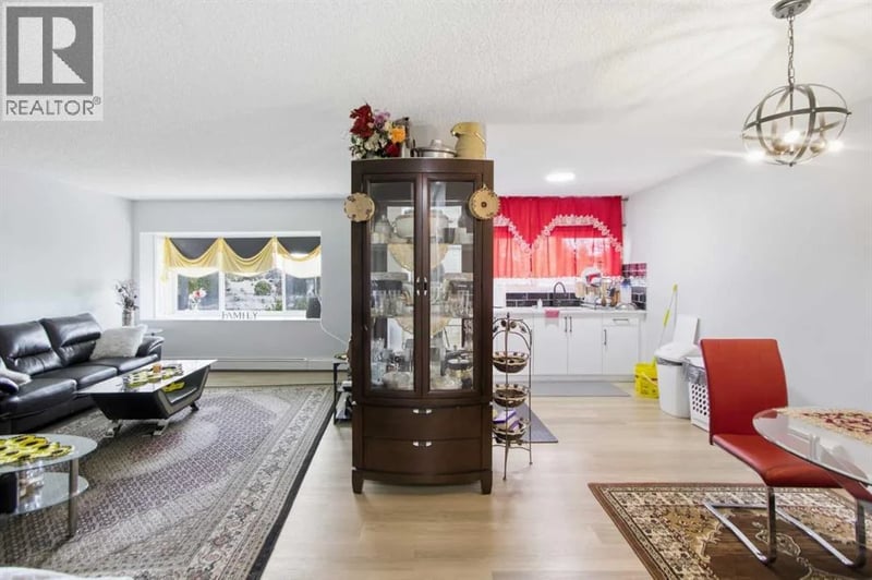 8231 Elbow, Calgary, Alberta, T2V1K6, Calgary, Alberta — photo 1 of 5
