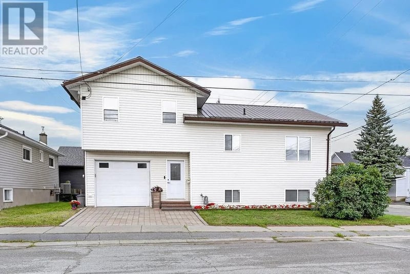 421 King, Greater Sudbury, Ontario, P3B2K9, Greater Sudbury, Ontario — photo 1 of 5