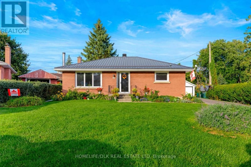 11 Fairmont Place, Brockville, Ontario, K6V3G4, Brockville, Ontario — photo 1 of 5