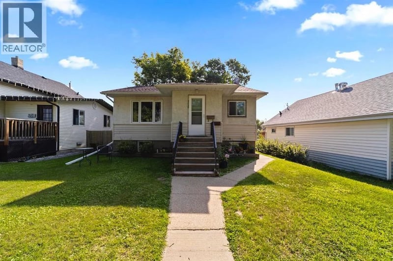 5229 50 Street, Camrose, Alberta, T4V1R4, Camrose, Alberta — photo 1 of 5