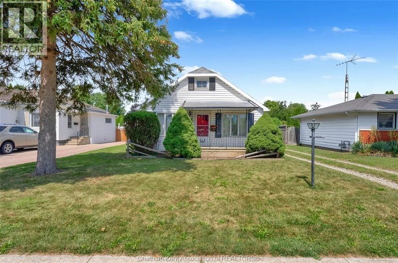 15 Oxley Drive, Chatham, Ontario, N7L2K5, Chatham, Ontario — photo 1 of 5