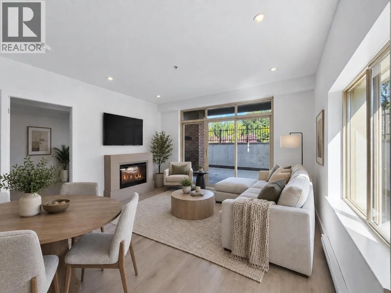 #204 1273 MARINE Drive, North Vancouver, British Columbia, V7P1T3, North Vancouver, British Columbia — photo 1 of 5
