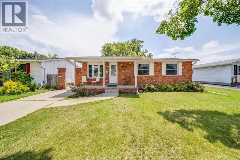 10395 CALEDON Court, Windsor, Ontario, N8R1C7, Windsor, Ontario — photo 1 of 5