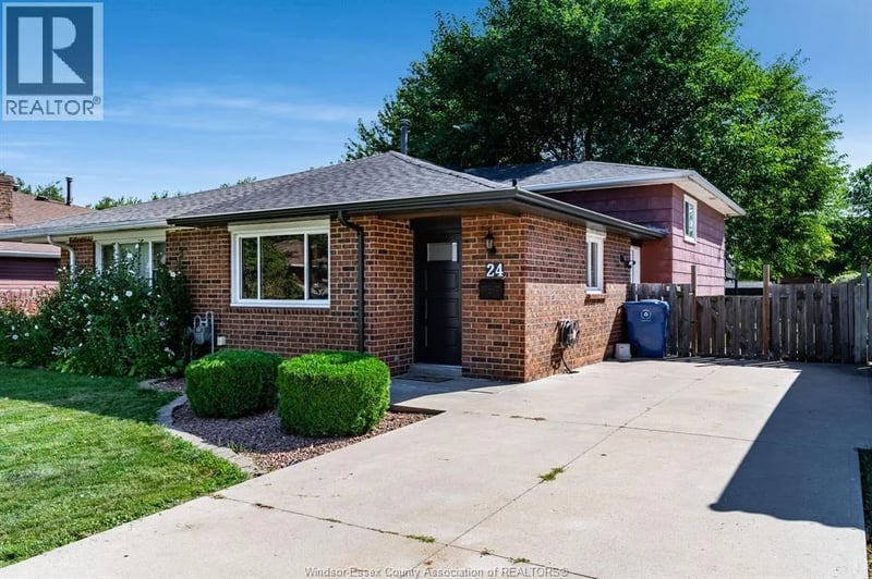 24 DONALD, Leamington, Ontario, N8H4J3, Leamington, Ontario — photo 1 of 5
