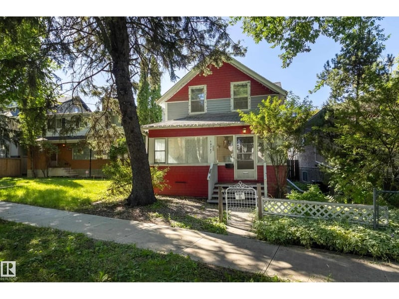 10747 UNIVERSITY AV NW, Edmonton, Alberta, T6E4P8, Edmonton, Alberta — photo 1 of 5