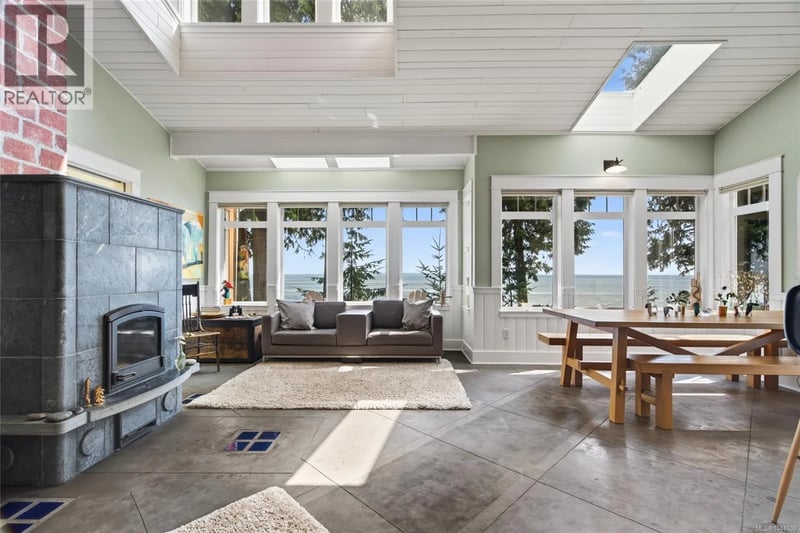 105 Island Park Drive, Galiano Island, British Columbia, V0N1P0, Galiano Island, British Columbia — photo 1 of 5