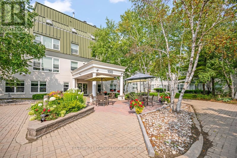 #214 100 Anna Russell Way, Markham (Unionville), Ontario, L3R6C7, Markham (Unionville), Ontario — photo 1 of 5