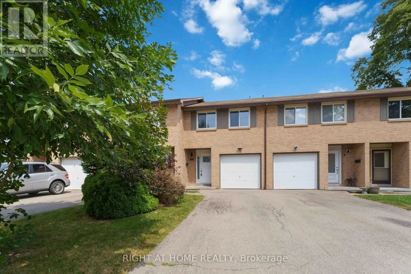 #3 66 Summercrest Drive, Hamilton (Gershome), Ontario, L8K6M6, Hamilton (Gershome), Ontario — photo 1 of 5