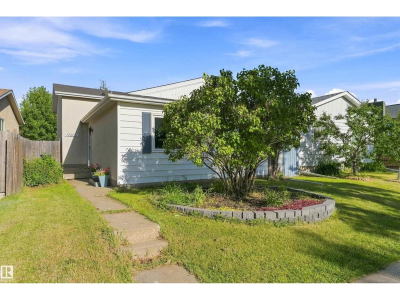 17005 95 ST NW, Edmonton, Alberta, T5Z2A7, Edmonton, Alberta — photo 1 of 5
