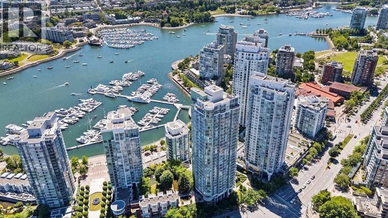 #3302 193 AQUARIUS Mews, Vancouver, British Columbia, V6Z2Z2, Vancouver, British Columbia — photo 1 of 5