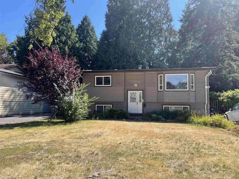15118 91A Street, Surrey, British Columbia, V3R6X1, Surrey, British Columbia — photo 1 of 5