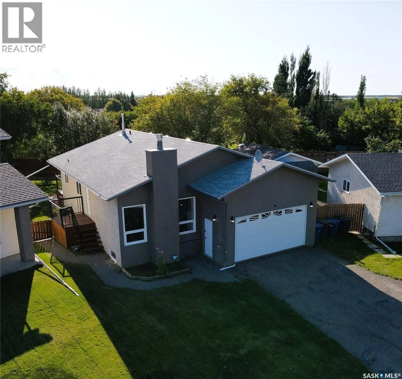 58 Dunfield CRESCENT, Meadow Lake, Saskatchewan, S9X1C4, Meadow Lake, Saskatchewan — photo 1 of 5