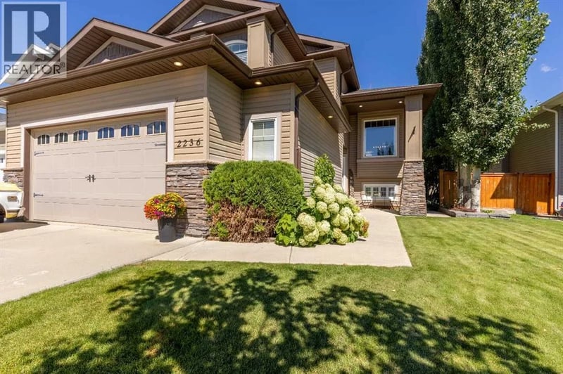 2236 28 Avenue, Coaldale, Alberta, T1M0A3, Coaldale, Alberta — photo 1 of 5
