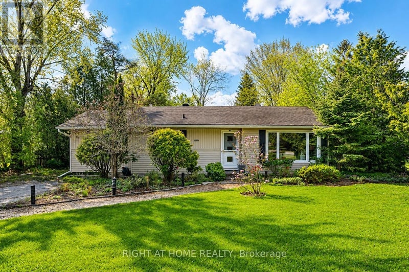 15 Wattie Road, Springwater (Midhurst), Ontario, L9X0P8, Springwater (Midhurst), Ontario — photo 1 of 5