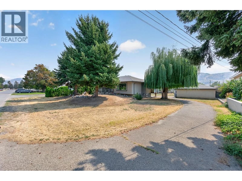 2545 YOUNG Avenue, Kamloops, British Columbia, V2B4M9, Kamloops, British Columbia — photo 1 of 5