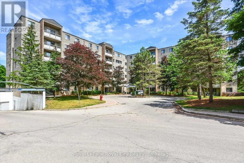 #206 93 Westwood Road, Guelph (Willow West/Sugarbush/West Acres), Ontario, N1H7J7, Guelph (Willow West/Sugarbush/West Acres), Ontario — photo 1 of 5
