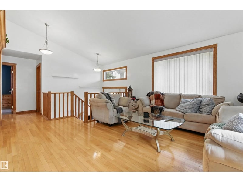 9716 160 ST NW, Edmonton, Alberta, T5P3C8, Edmonton, Alberta — photo 1 of 5