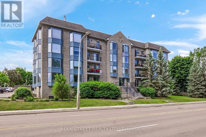#306 85 Wellington Street West, Aurora (Aurora Village), Ontario, L4G2P2, Aurora (Aurora Village), Ontario — photo 1 of 5