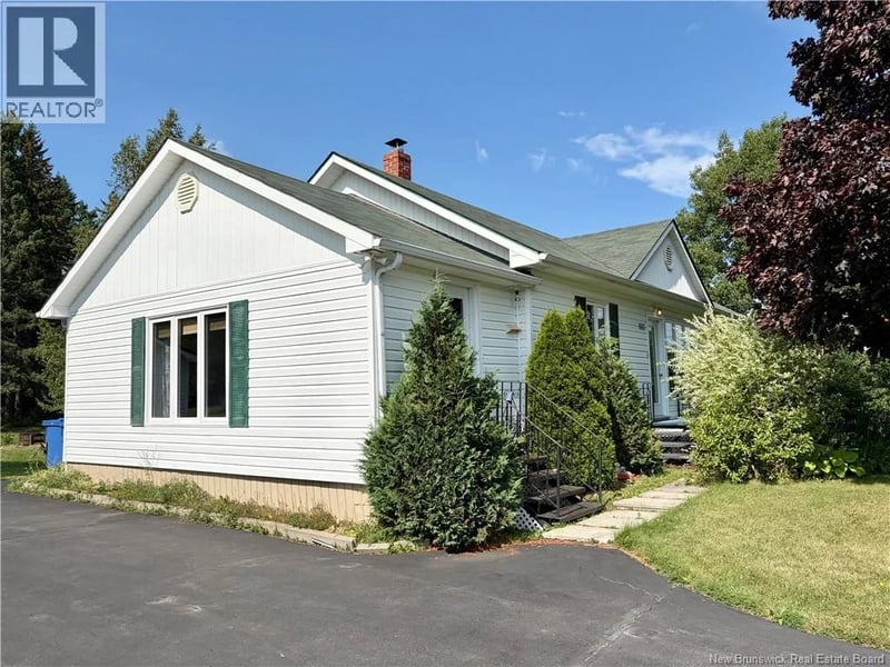 235 Ave des Pionniers, Balmoral, New Brunswick, E8E1B1, Balmoral, New Brunswick — photo 1 of 5