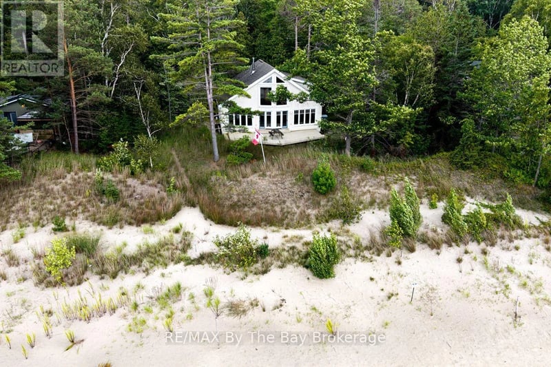 1170 Shore Lane, Wasaga Beach, Ontario, L9Z1Z8, Wasaga Beach, Ontario — photo 1 of 5