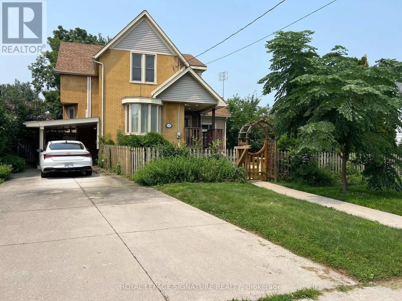 141 York Street, St. Catharines (Downtown), Ontario, L2R6E8, St. Catharines (Downtown), Ontario — photo 1 of 5