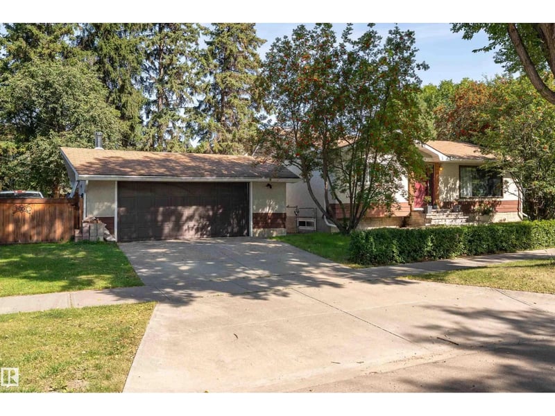 14906 76 AV NW, Edmonton, Alberta, T5R2Z6, Edmonton, Alberta — photo 1 of 5