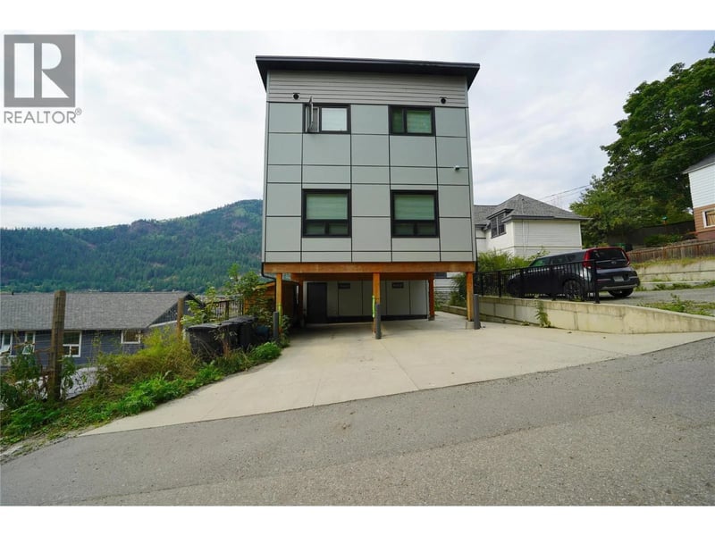 #A 920 Front Street Street, Nelson, British Columbia, V1L4C2, Nelson, British Columbia — photo 1 of 5