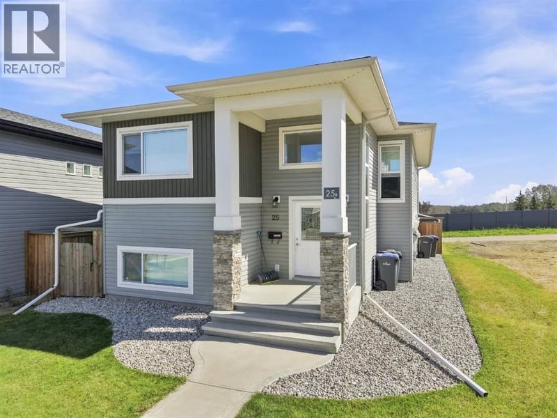 25 Victor Close, Sylvan Lake, Alberta, T4S0P4, Sylvan Lake, Alberta — photo 1 of 5