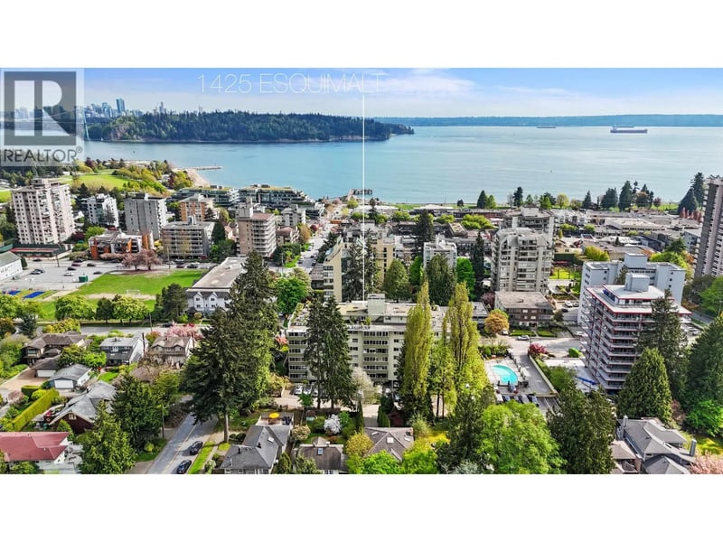 #212 1425 ESQUIMALT Avenue, West Vancouver, British Columbia, V7T1L1, West Vancouver, British Columbia — photo 1 of 5