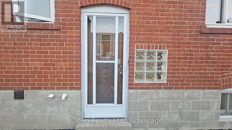 #Basement 32 Frey Crescent, Toronto (Wexford-Maryvale), Ontario, M1R2C6, Toronto (Wexford-Maryvale), Ontario — photo 1 of 5