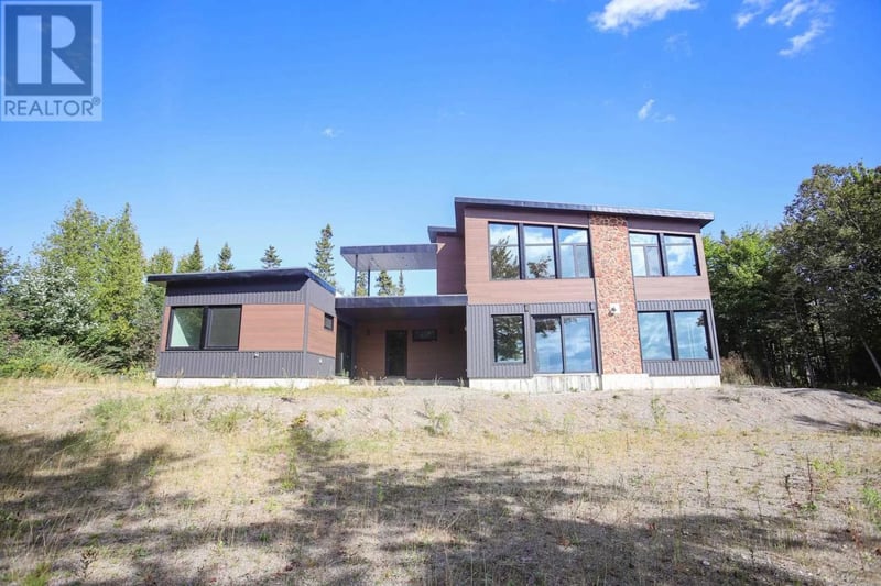 937 Sunnyside Beach RD, Sault Ste. Marie, Ontario, P6A6K4, Sault Ste. Marie, Ontario — photo 1 of 5