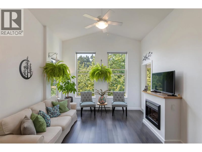 #401 265 ROSS Drive, New Westminster, British Columbia, V3L0C8, New Westminster, British Columbia — photo 1 of 5