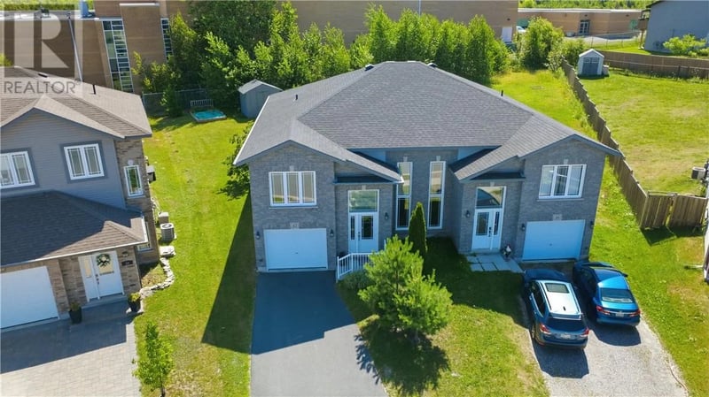 42 Billiards Way, Greater Sudbury, Ontario, P3E0E9, Greater Sudbury, Ontario — photo 1 of 5