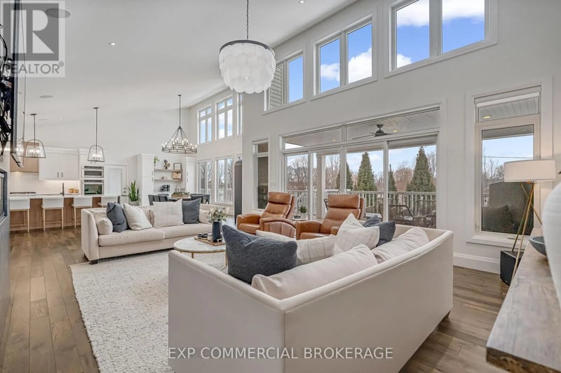 132 Parkview Drive, Woodstock (Woodstock - North), Ontario, N4T0J2, Woodstock (Woodstock - North), Ontario — photo 1 of 5