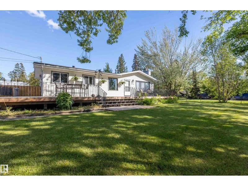 5115 49 AV, Rural Lac Ste. Anne County, Alberta, T0E0A0, Rural Lac Ste. Anne County, Alberta — photo 1 of 5